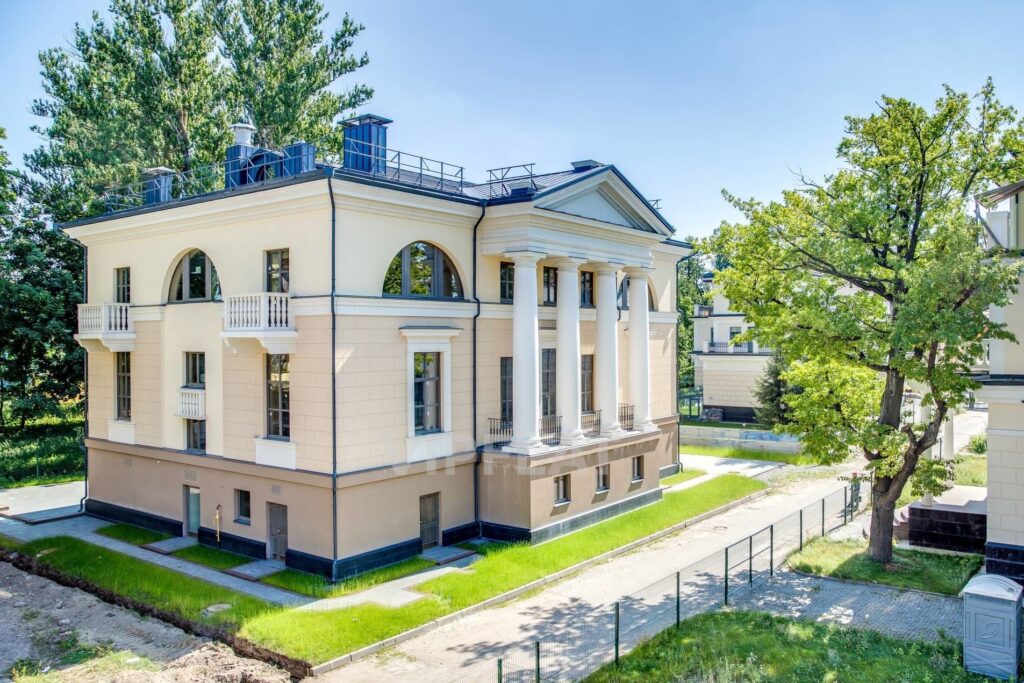 Особняк на Каменном острове продадут на торгах за полмиллиарда
