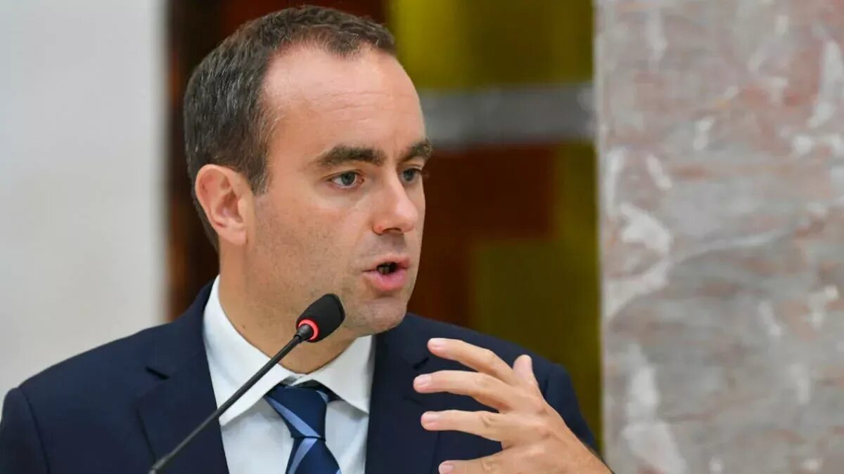 Лекорню не исключил повторной отставки с поста премьер-министра Франции