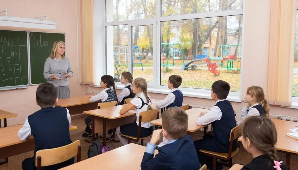 В России предложили включить тему об опасности эскорта в «Разговоры о важном»