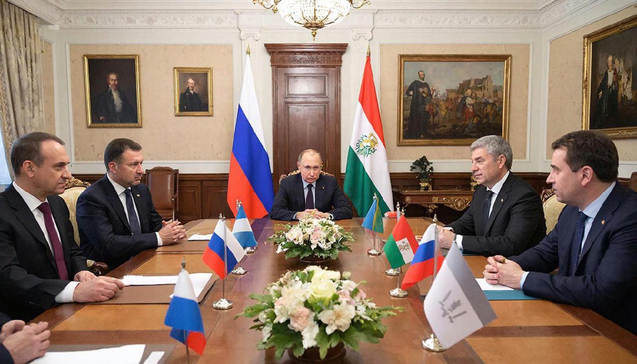 Орбан провел переговоры с Путиным