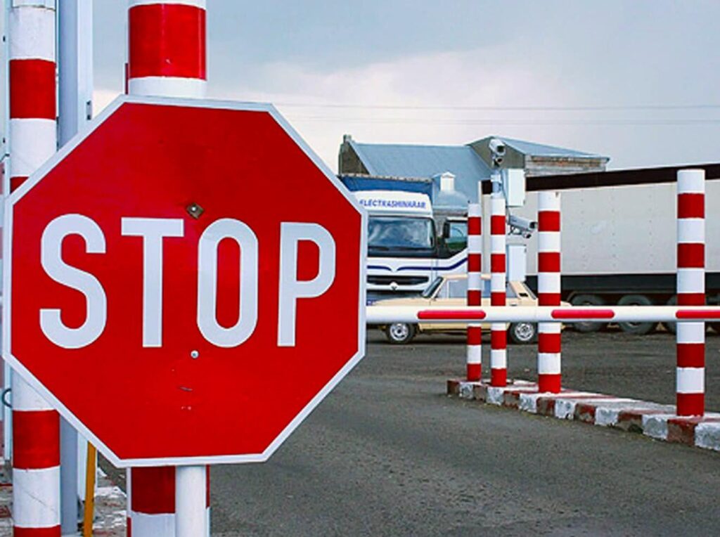 Литва заявила о готовности Латвии и Эстонии из солидарности закрыть границу с Белоруссией