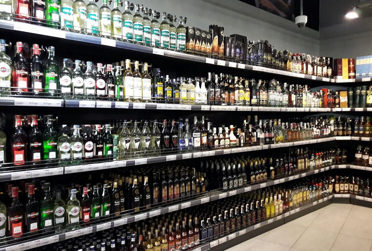 Регионам предложили дать право повышать возраст продажи алкоголя