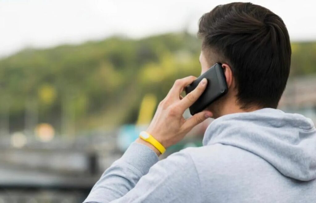 Обязательная госрегистрация мобильников россиян будет платной