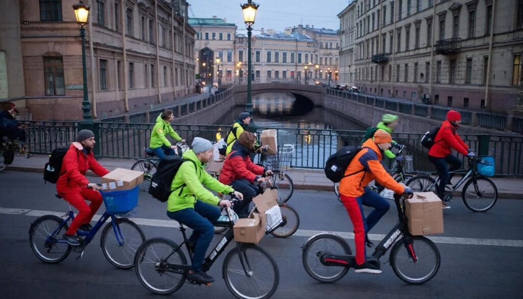 Беглов: в Петербурге могут продлить запрет на работу мигрантам на 2026 год