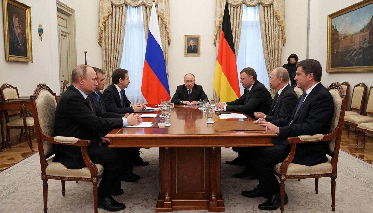 Германия установила тайный контакт с Россией