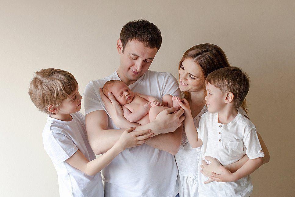 В РФ предлагается изменить правила назначения единого пособия многодетным семьям