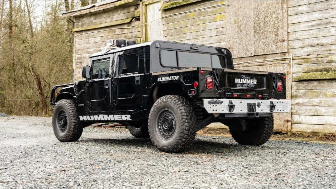 На аукцион выставили Hummer H1 Тупака Шакура