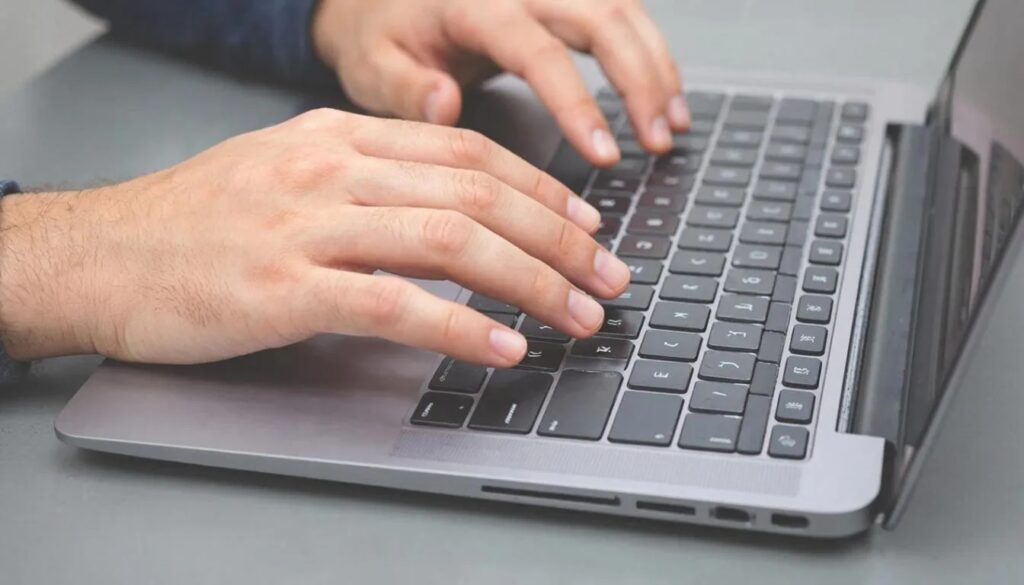 В Госдуме призвали запретить анонимность в соцсетях