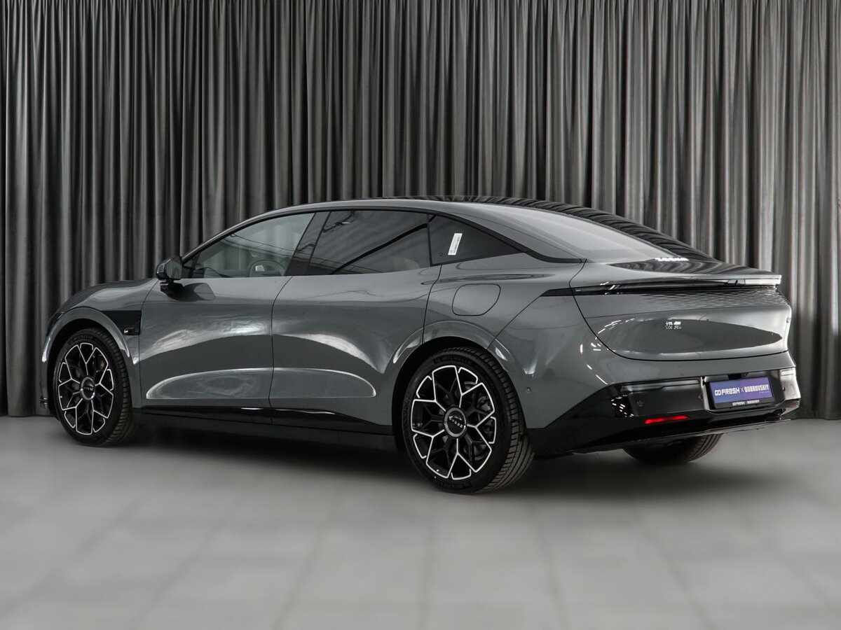 В Китае готовится к выходу Zeekr 007 в исполнении Polar Krypton