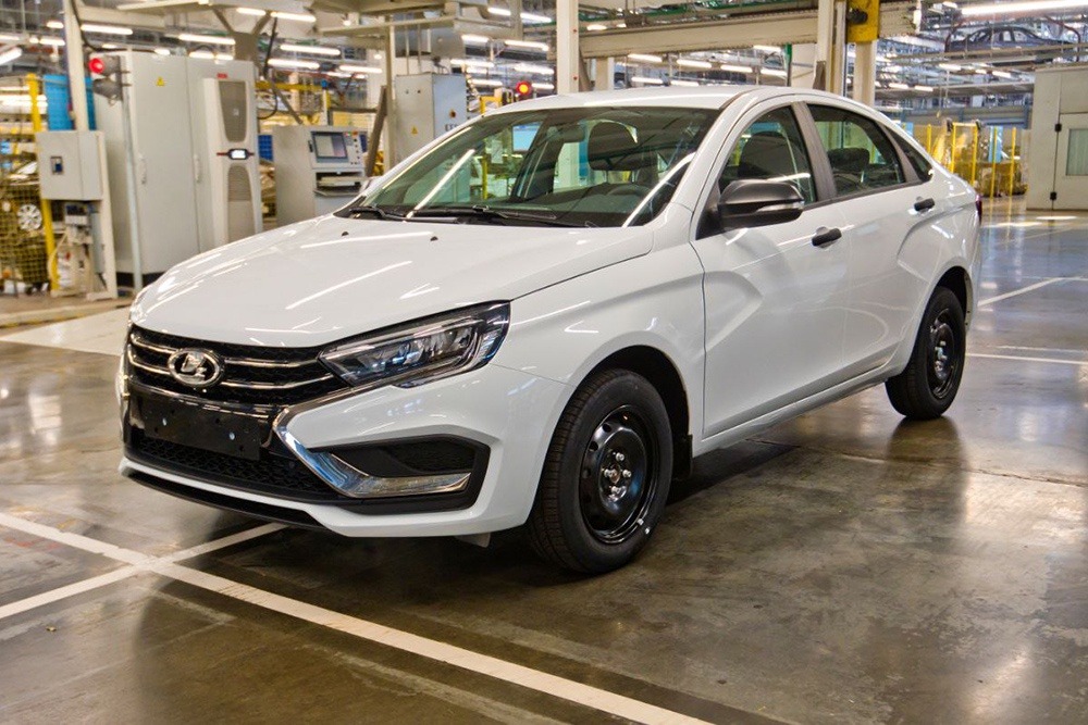 «АвтоВАЗ» сообщает о резком падении продаж автомобилей Lada