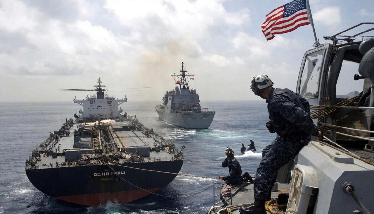США задержали еще один танкер в море