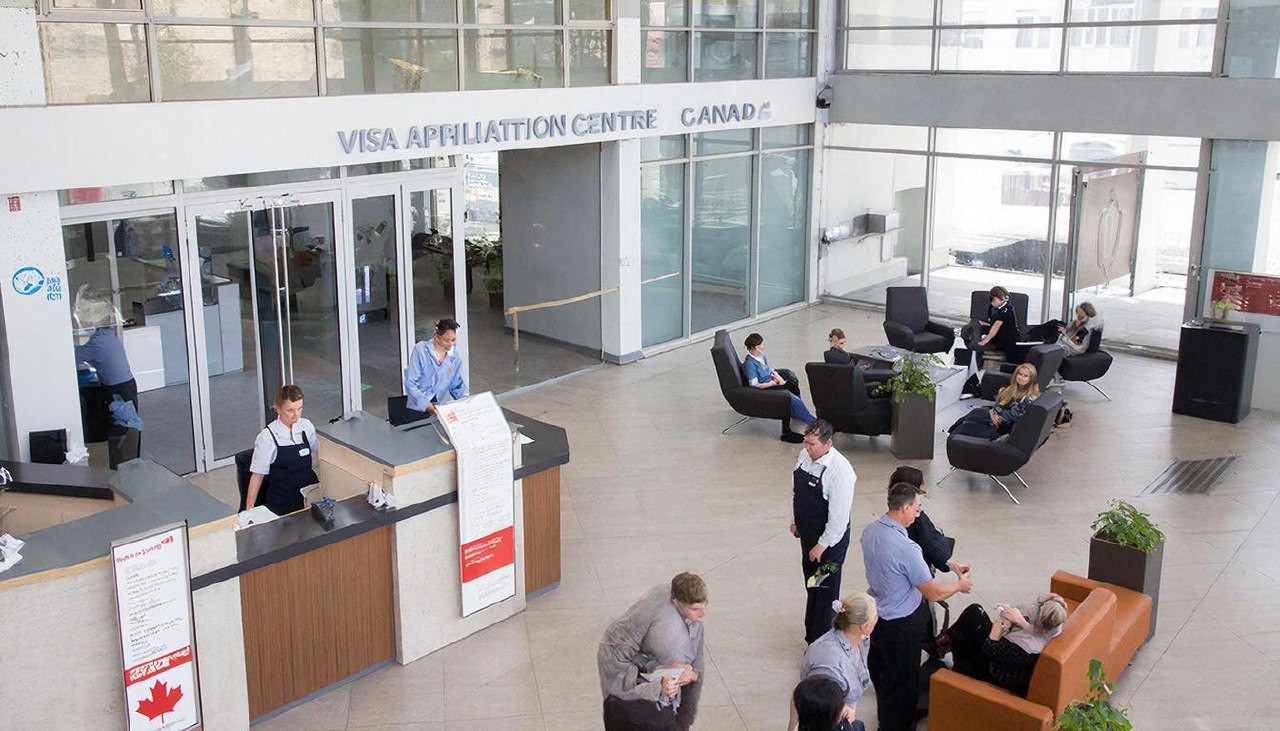 Канада закрыла визовые центры в России