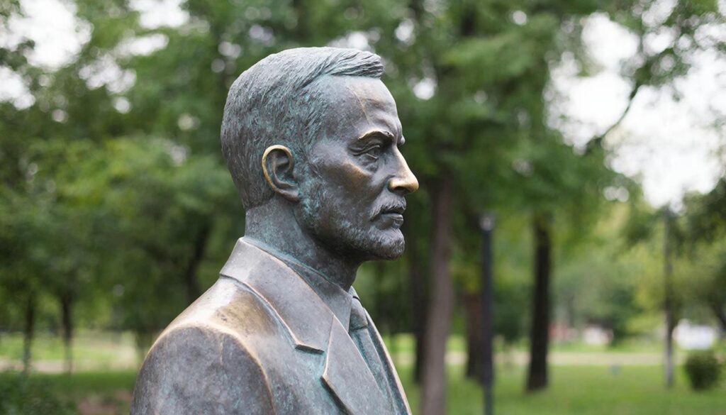 Стало известно, как будет выглядеть памятник Паше Технику