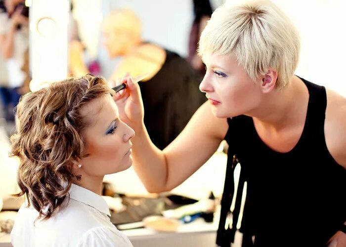 Стилист Лисовец предложил ввести уроки стиля в школах