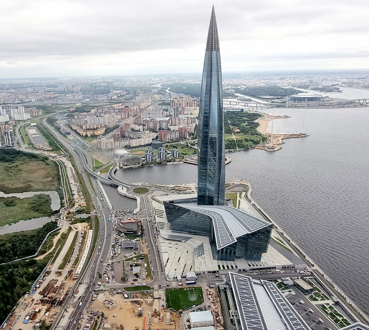 Отменены общественные обсуждения проекта планировки территории у башен «Лахта»