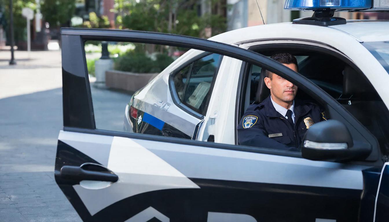 В Оренбурге патрульная служба полиции села на электрокары