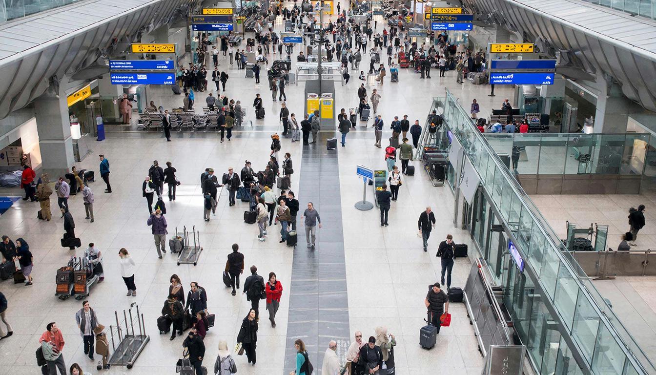 Россияне смогут сдавать биометрические данные прямо в аэропорту Пулково