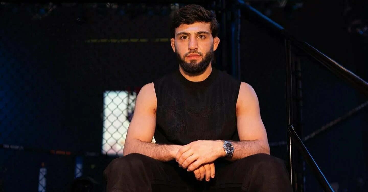 Царукян легко победит Руфи на турнире UFC, считает Бикрев